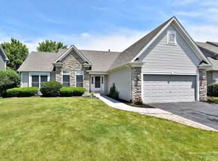 520 Hammer Ln, North Aurora, IL 60542