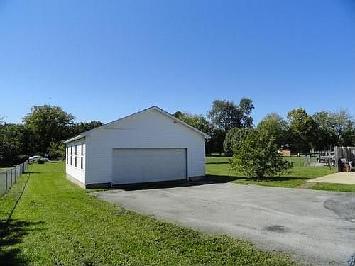 3rd image of 7211 Alexandria Dr