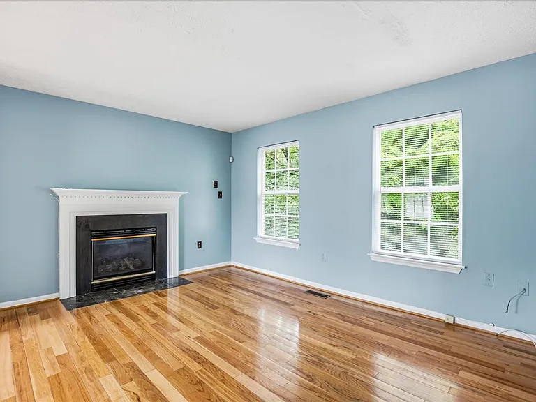 1904 Hilton Ct — Photo 5