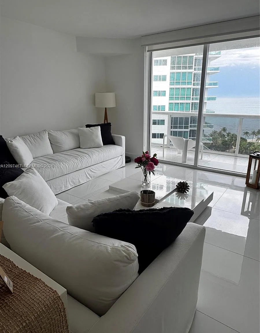 Harbour House — Photo 3