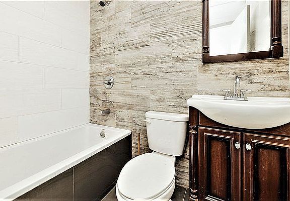 5th image of 157 Jefferson Ave APT 1