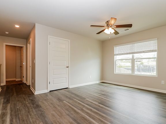 5th image of 3076 Pepperhill Dr