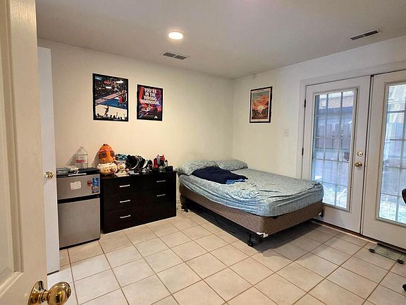 4th image of 628 S 27th St