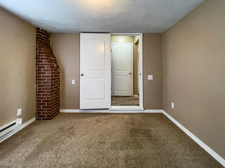 1512 N Woodridge Ave — Photo 31
