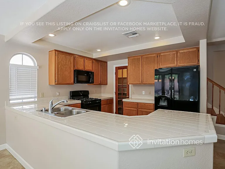 2121 Harbor Cliff Dr — Photo 8