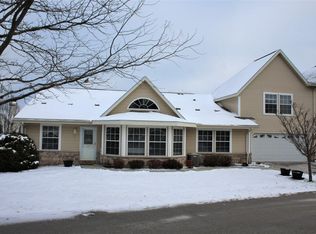 330 Lindsay Ln, Brookfield, WI 53045