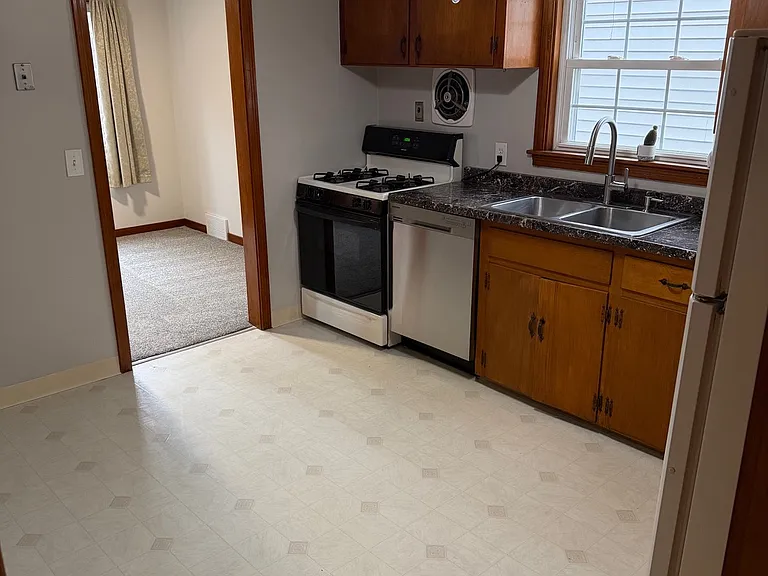 38 Delham Ave #1 — Photo 8