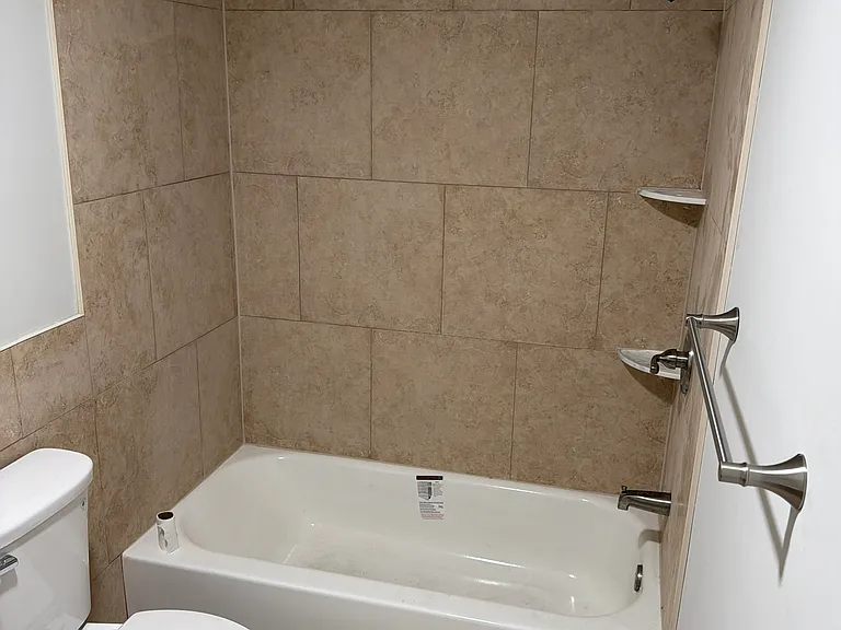173-175 Beech St #1 — Photo 13