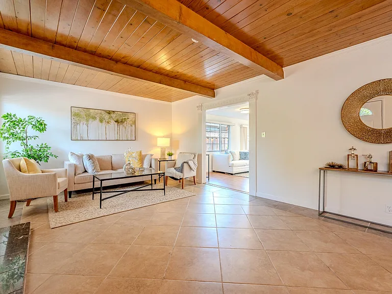 891 Lori Ave — Photo 7