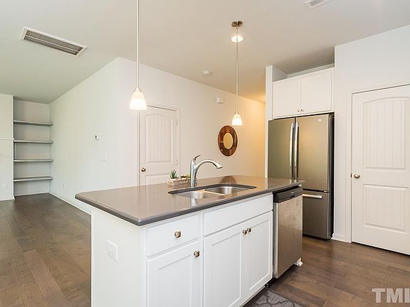5th image of 305 Snughill Ct