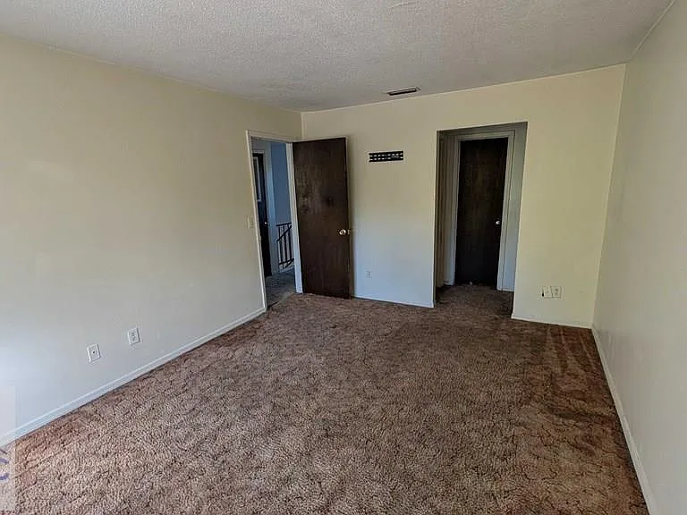814 Lesa St — Photo 14