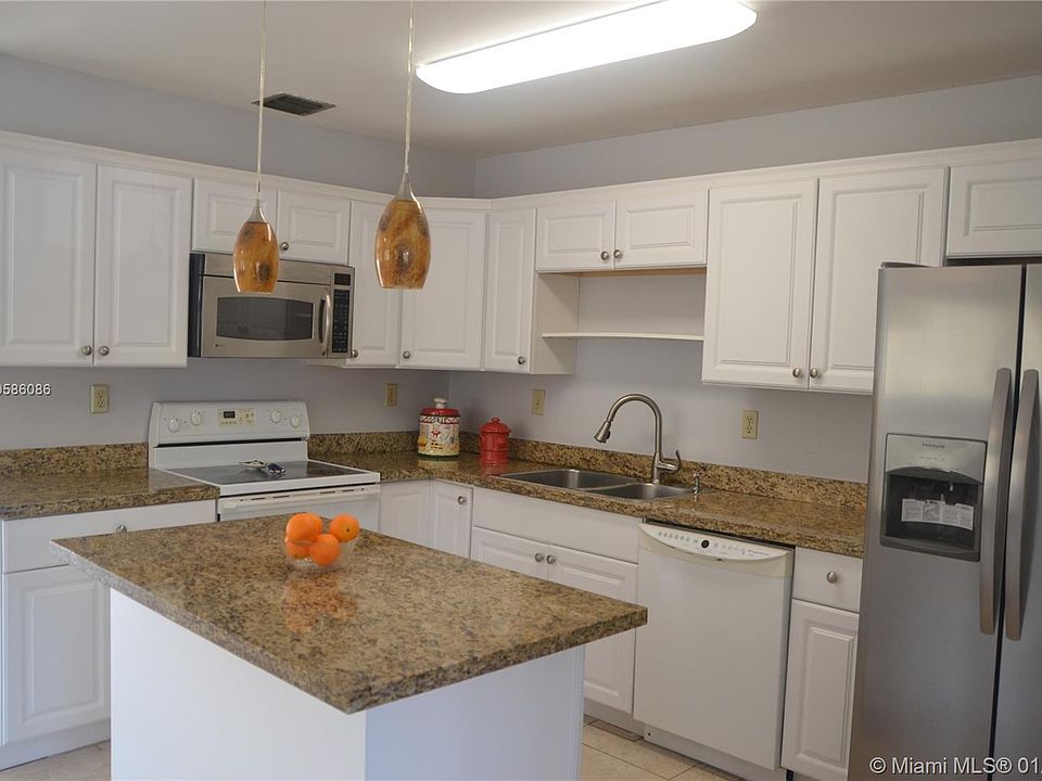 2nd image of 13715 SW 84th St APT B