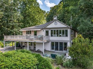 180 Cottage Ln, Irvington, VA 22480