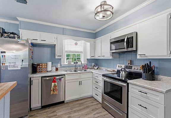 3rd image of 1787 Bearwallow Rd