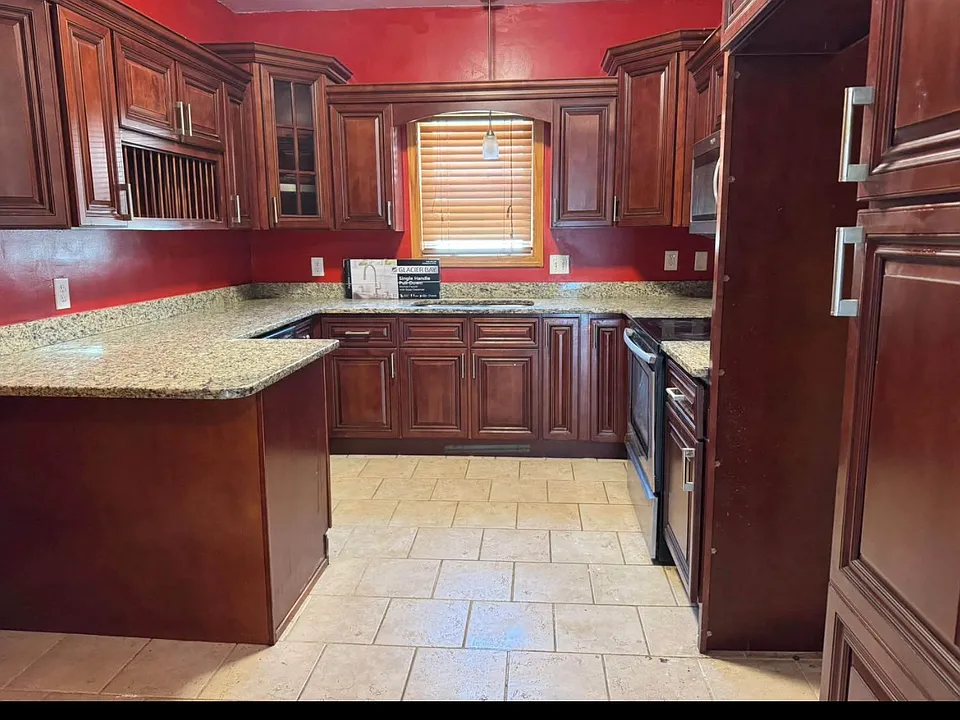 11 Greenwood Rd #2