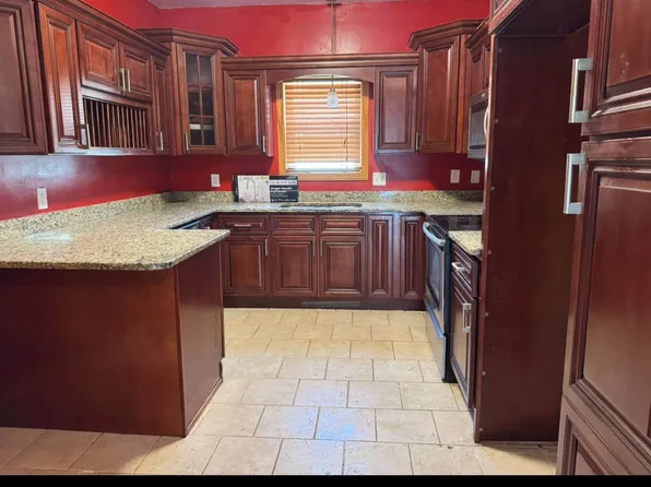 11 Greenwood Rd #2, Brockton, MA 02301