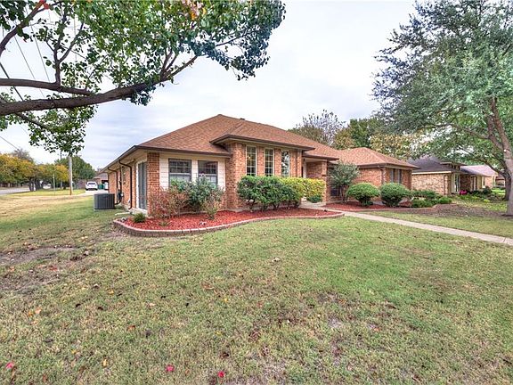3rd image of 1653 Oak Creek Dr