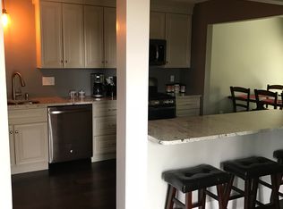 7535 Creekwood Ct, North Royalton, OH 44133