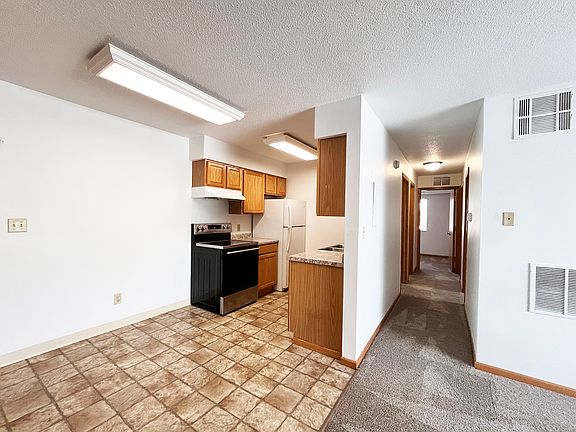 5th image of 1456 N Burlington Ave #1460-22