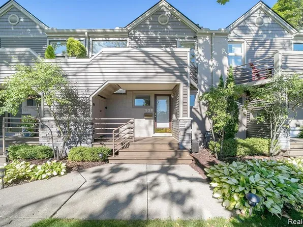 528 Bloomfield Ct, Birmingham, MI 48009