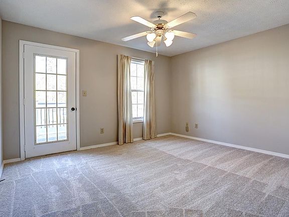 4th image of 810 Berkeley Woods Dr #0