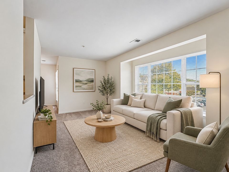 1st image of 121 Courter Rd #30