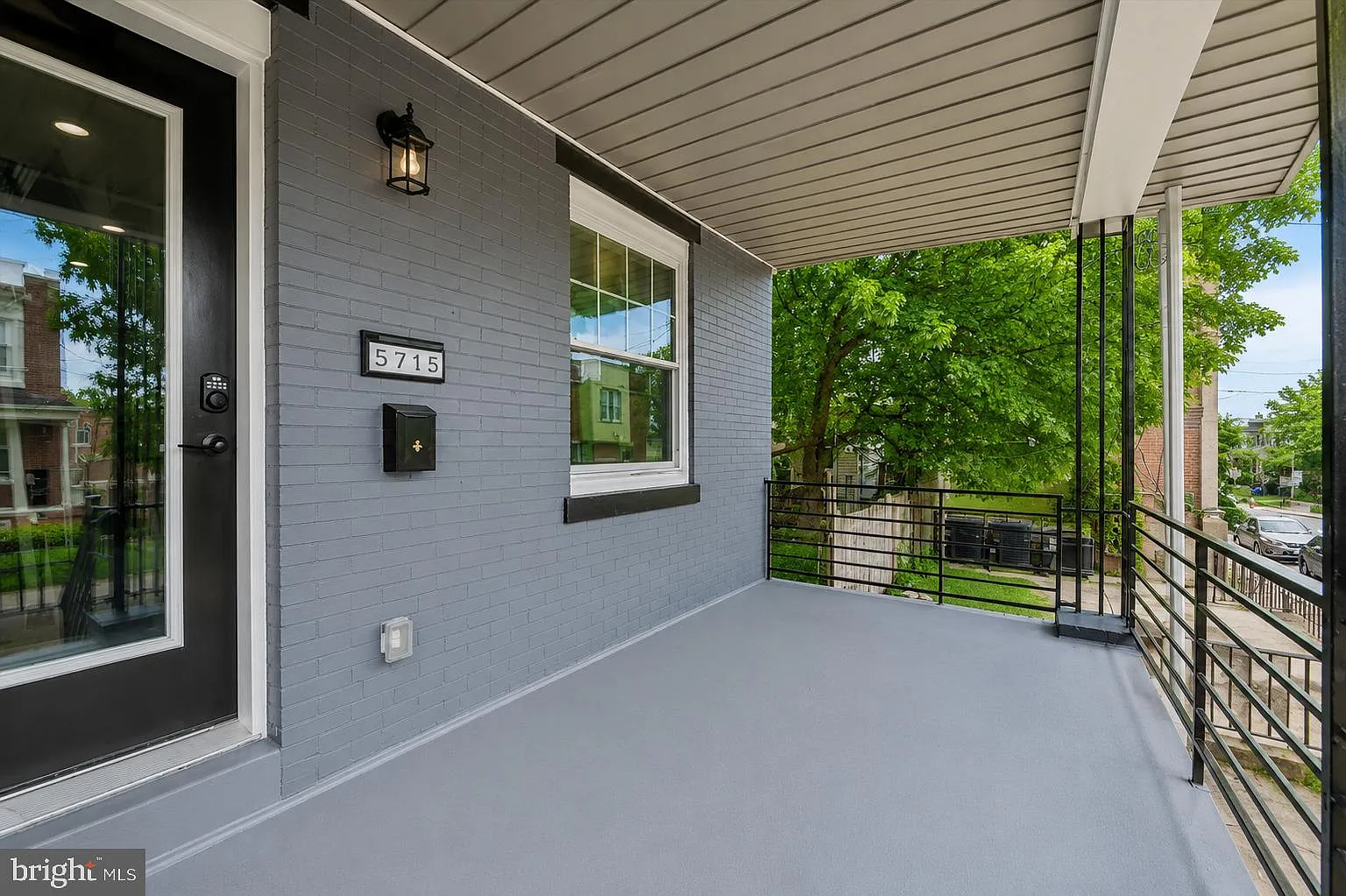 4 bed, 2.5 bath, 1216 sqft, $2,200 — Photo 3