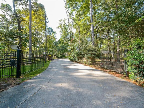 4th image of 10223 Woodlane Blvd