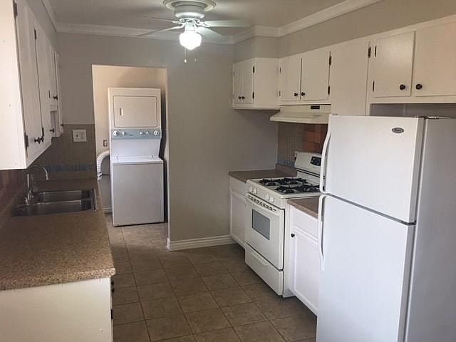 Kitchen/laundry