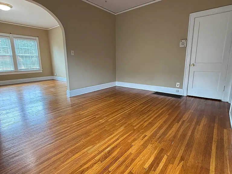 1911 Roanoke Ave #4 — Photo 9