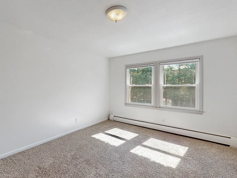 The 4220 Grand Apartments — Photo 20