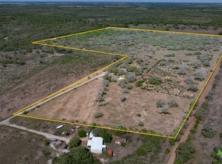 2632 Slickfield Rd, Yorktown, TX 78164
