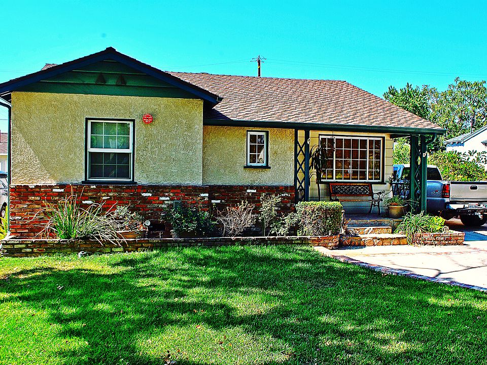 1st image of 219 N Orchard Dr