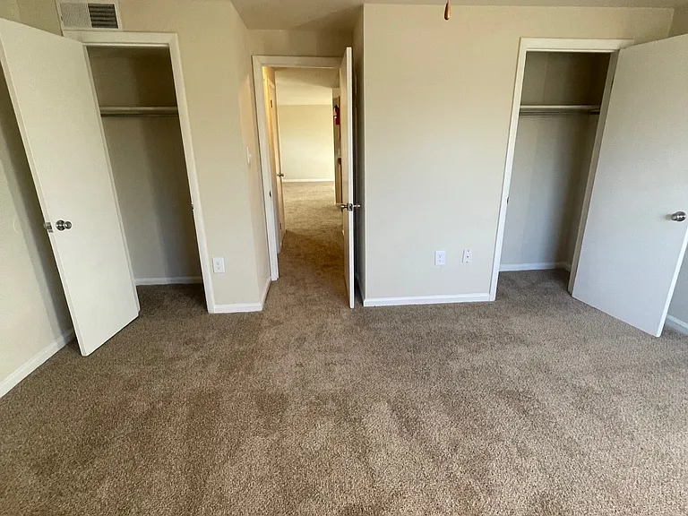 Longview — Photo 41