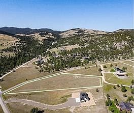4th image of 136 S Hills Rd