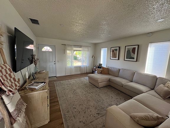 3rd image of 5516 Portola Cir