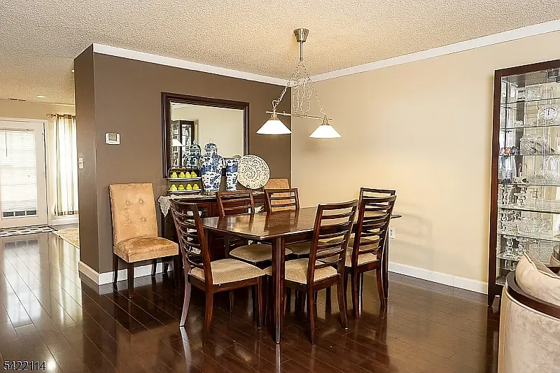 3 bed, 2.5 bath, 1776 sqft, $3,250 — Photo 4