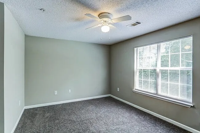 Millwood Park Apartments — Photo 4