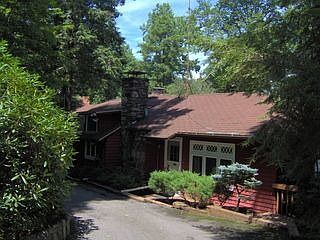 2nd image of 284 W Lake Blvd