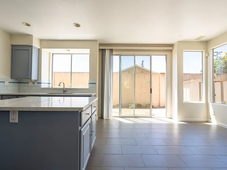 1109 Camellia Ct — Photo 12