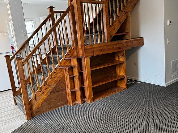 4th image of 126 Bay Ave APT B