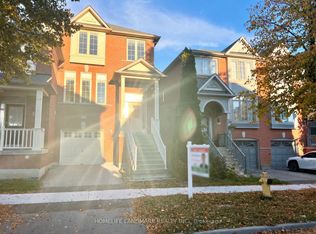 19 Fairlawn Ave, Markham, ON L6C 2E7