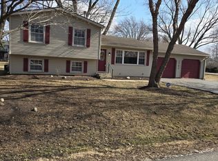 1702 Parklane Ave, McHenry, IL 60050