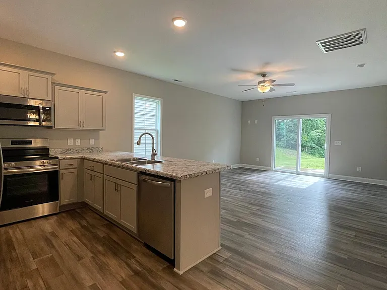 1000 Onsville Dr — Photo 8