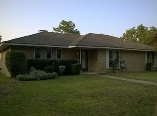 1615 Valleycrest Ln, Carrollton, TX 75006