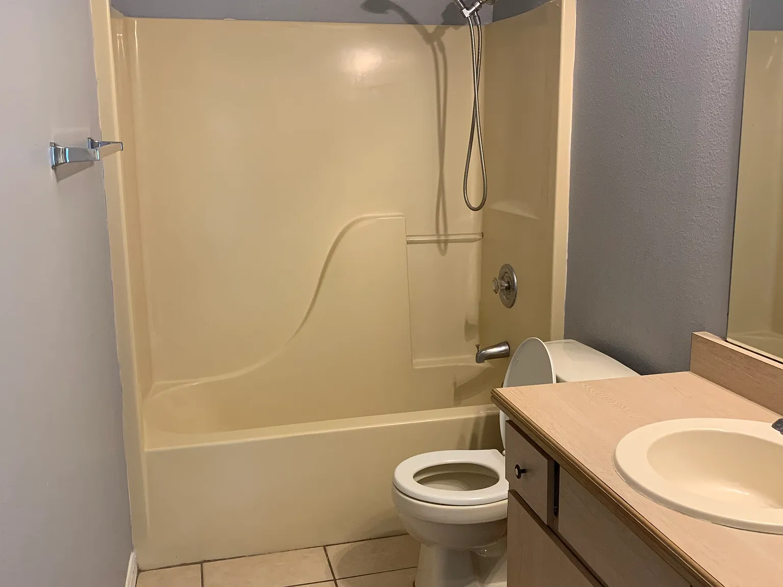 3 bed, 1616 sqft, $1,950 — Photo 1