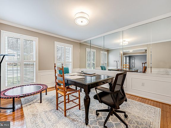 5th image of 3448 Wainscott Pl