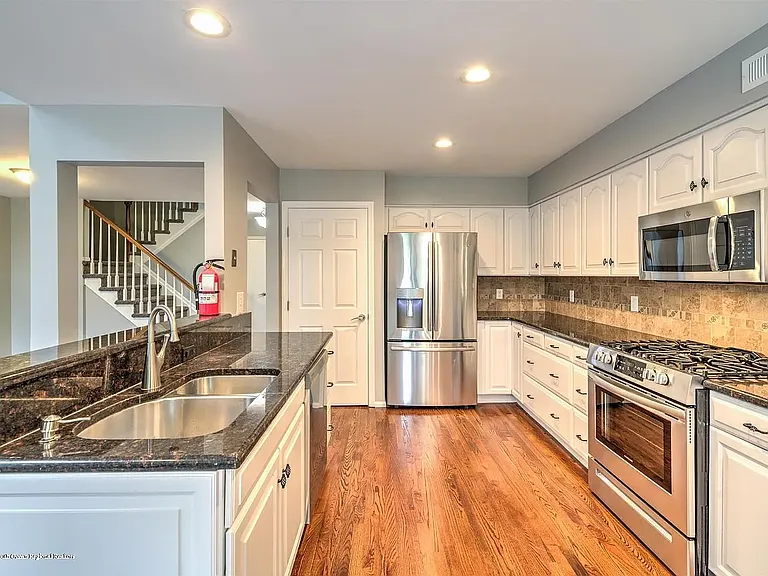 2902 Jockey Hollow Dr — Photo 5