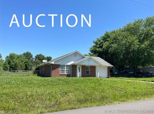 511 W Cemetery Dr, Oktaha, OK 74450