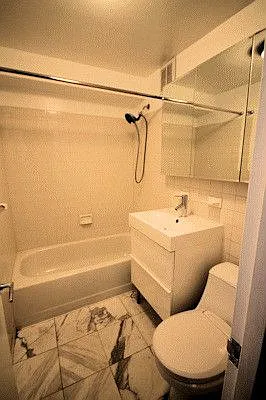 Rented by Kian Realty | media 17